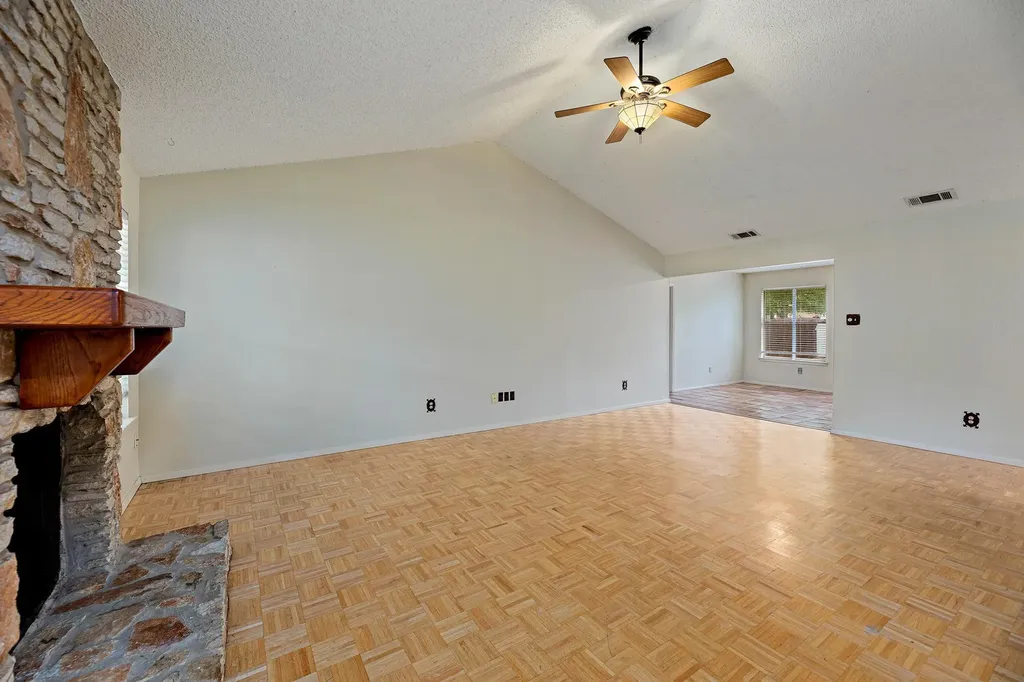 8022 Scotland Yard Austin TX 78759