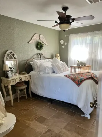 1005 Colorado Street Smithville TX 78957