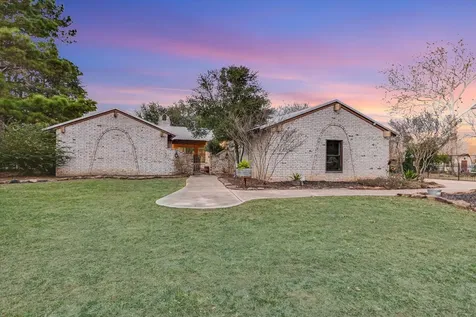 1005 Colorado Street Smithville TX 78957