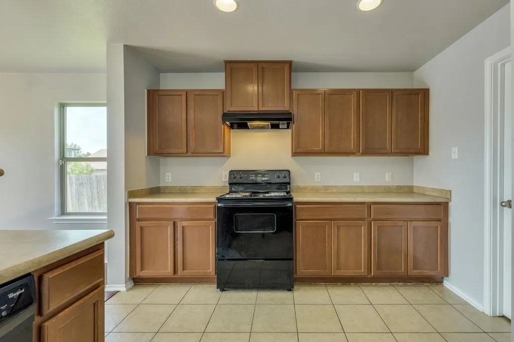 210 Cushman Drive Kyle TX 78640