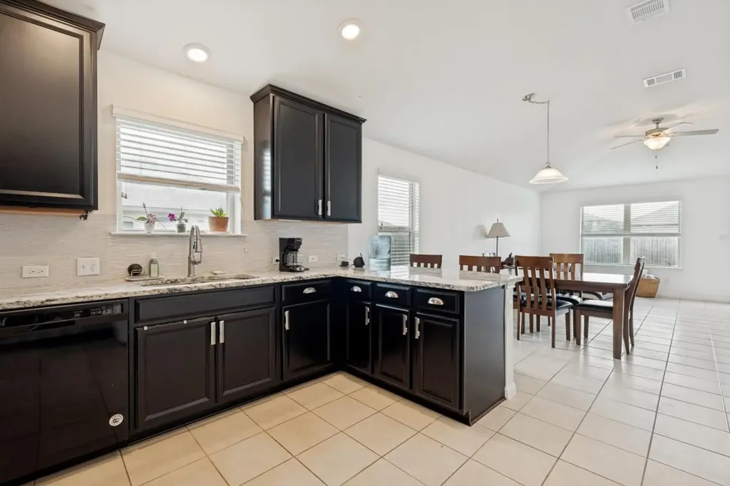 1618 Woodlands Drive Kyle TX 78640