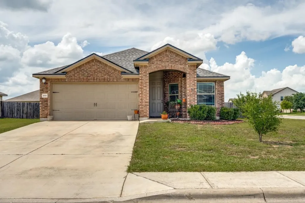 1618 Woodlands Drive Kyle TX 78640