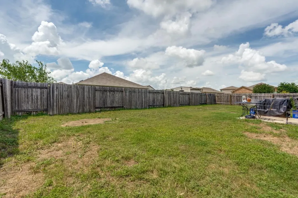 1618 Woodlands Drive Kyle TX 78640