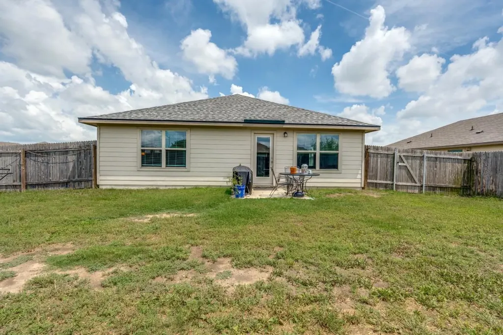 1618 Woodlands Drive Kyle TX 78640