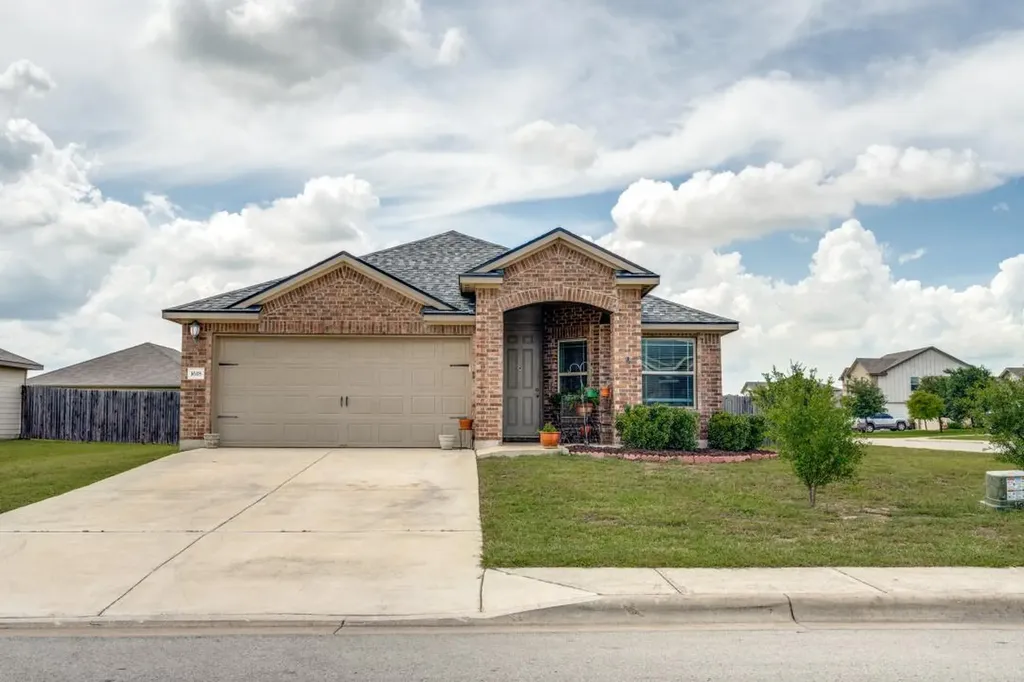 1618 Woodlands Drive Kyle TX 78640