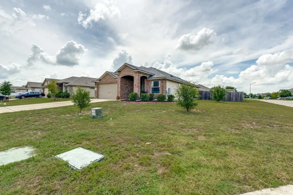 1618 Woodlands Drive Kyle TX 78640