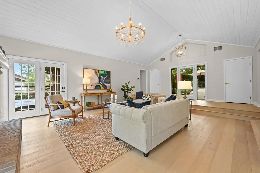 2106 Cypress Point E Austin TX 78746