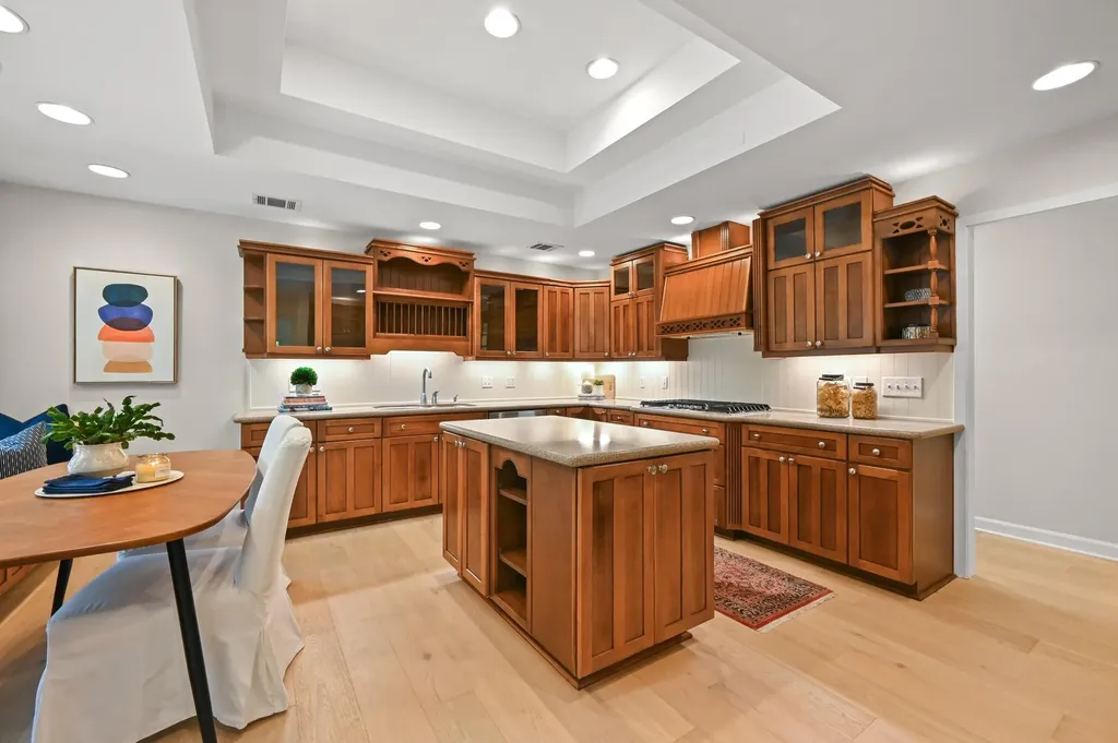 2106 Cypress Point E Austin TX 78746