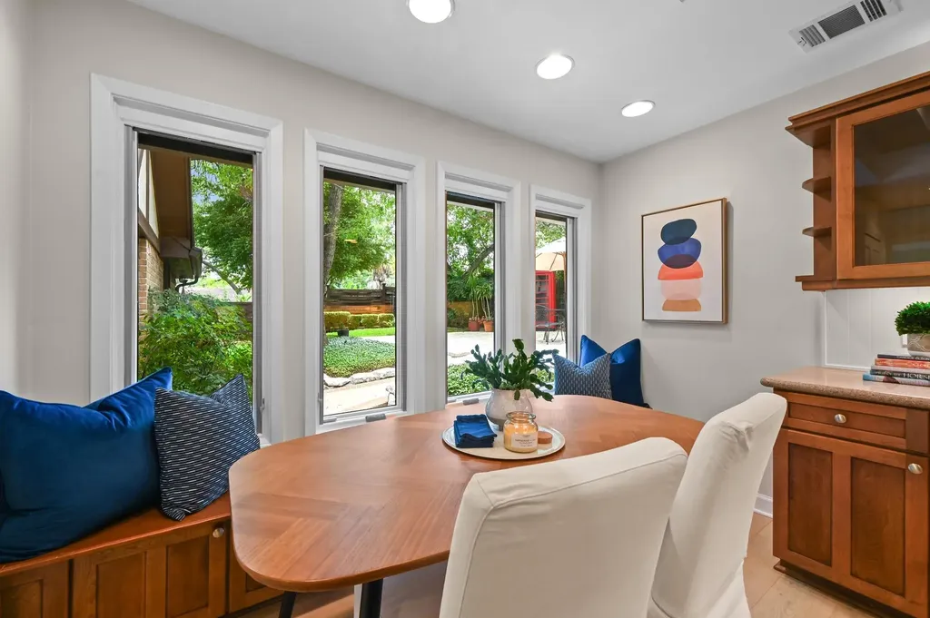 2106 Cypress Point E Austin TX 78746