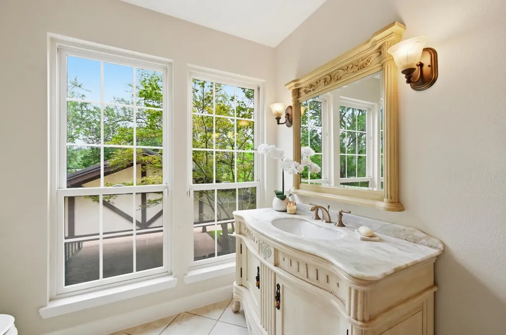 2106 Cypress Point E Austin TX 78746