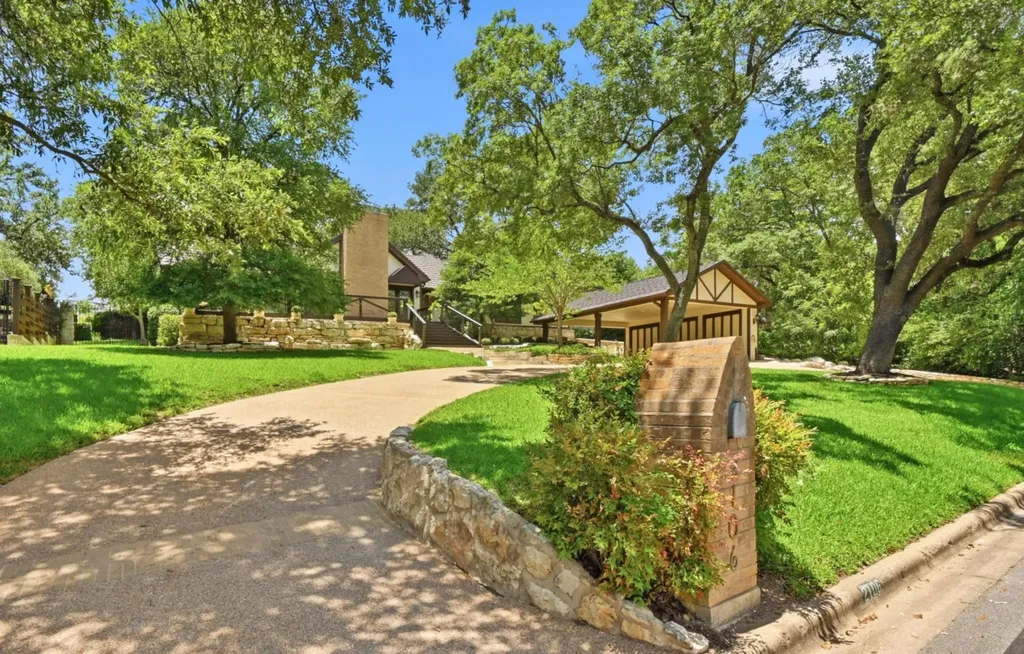 2106 Cypress Point E Austin TX 78746