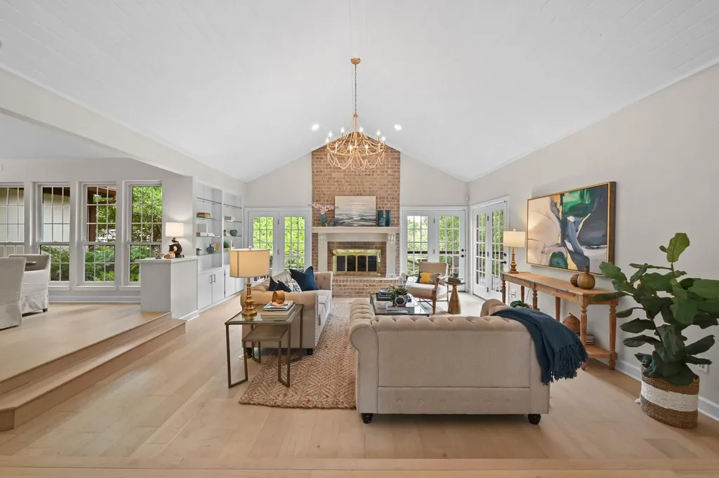 2106 Cypress Point E Austin TX 78746