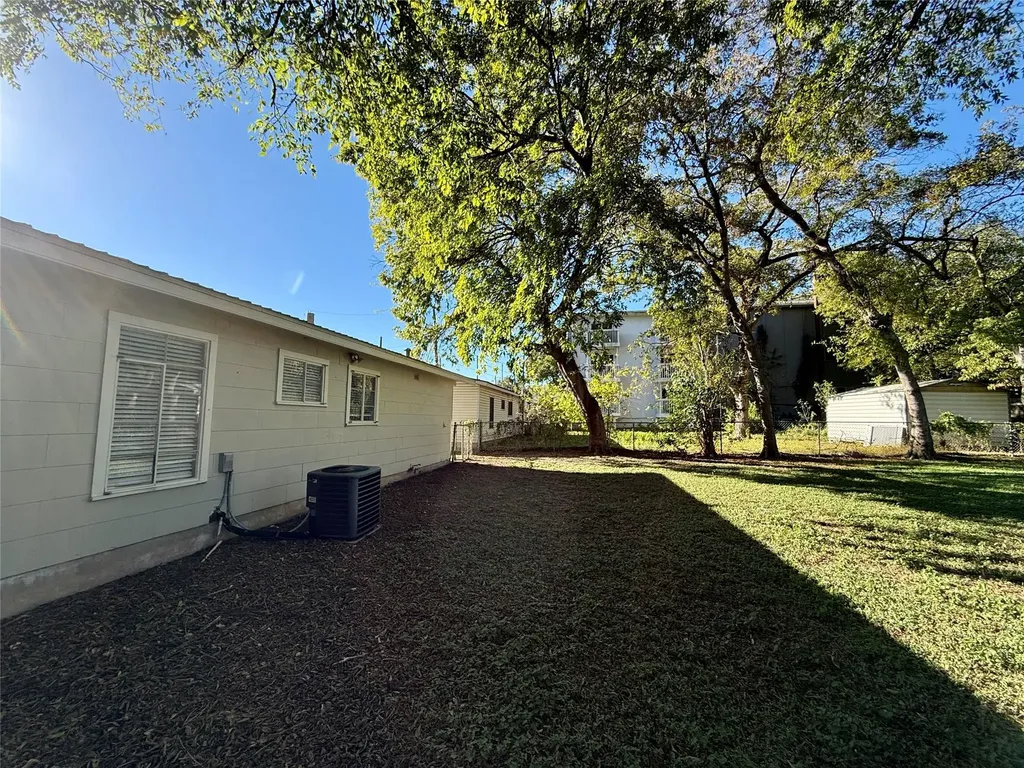 612 Hammack Drive Austin TX 78752