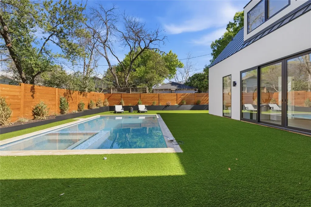 1702 W 30th Street Austin TX 78703