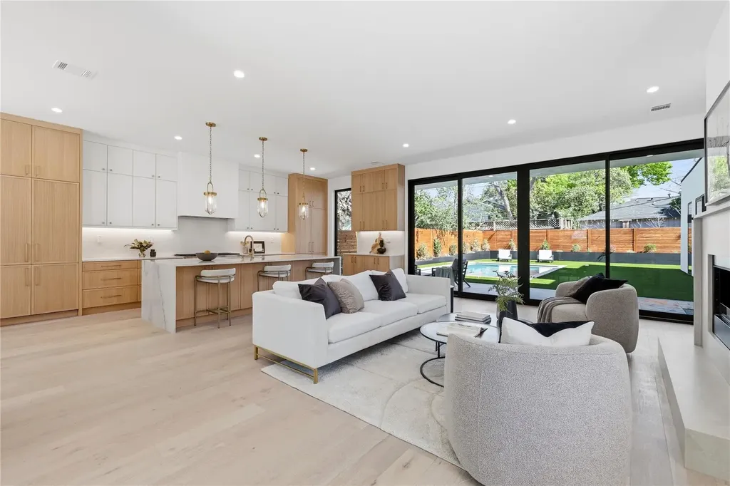 1702 W 30th Street Austin TX 78703