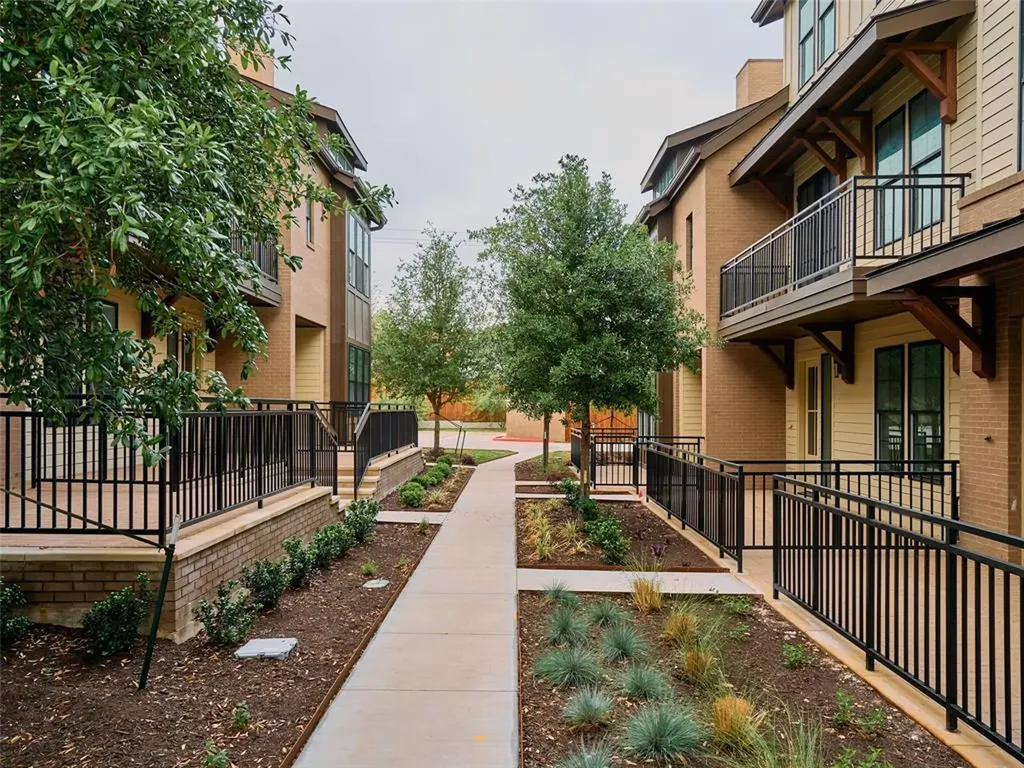 2209 Woodland Avenue Austin TX 78741