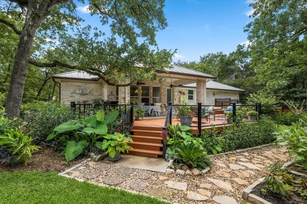 118 Loblolly Drive Elgin TX 78621
