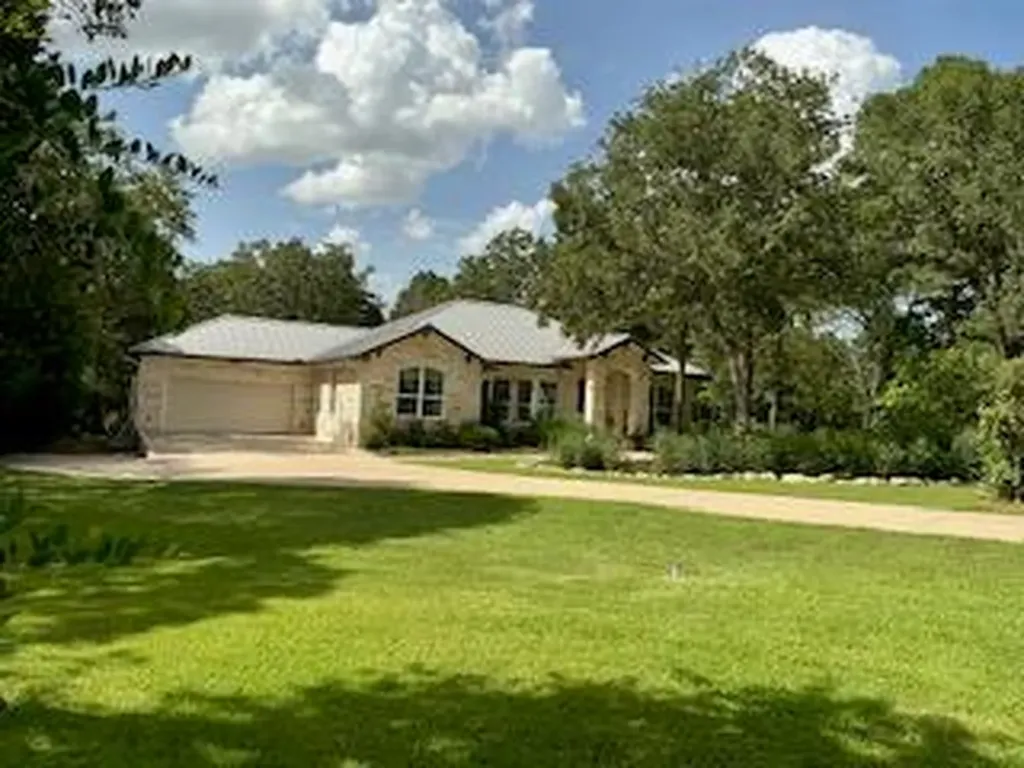 118 Loblolly Drive Elgin TX 78621