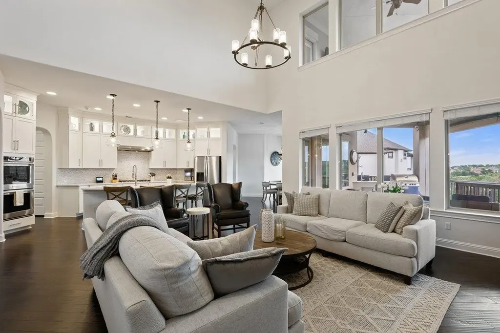 215 Lodestone Lane Austin TX 78738