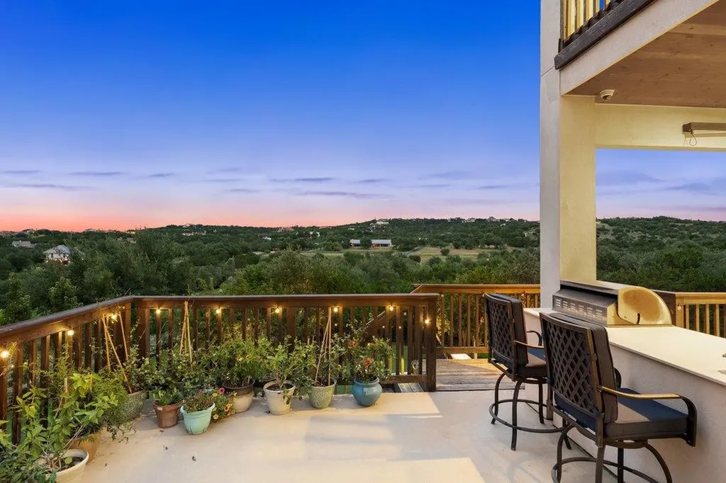 215 Lodestone Lane Austin TX 78738