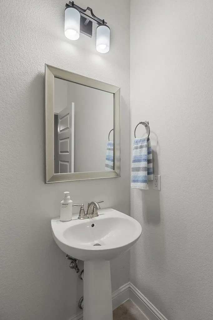 215 Lodestone Lane Austin TX 78738