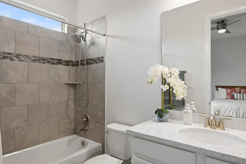 215 Lodestone Lane Austin TX 78738