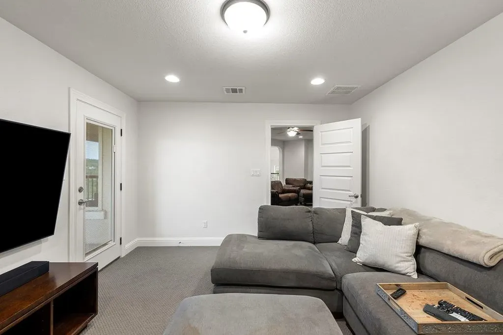 215 Lodestone Lane Austin TX 78738