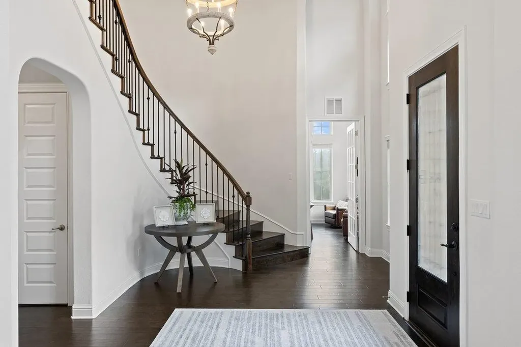 215 Lodestone Lane Austin TX 78738
