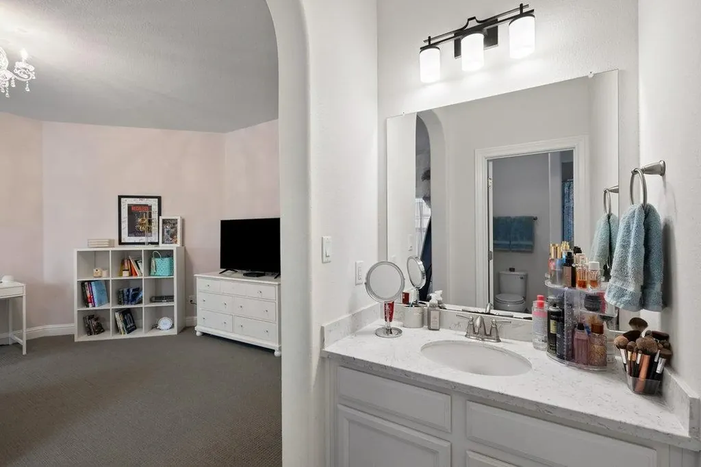 215 Lodestone Lane Austin TX 78738