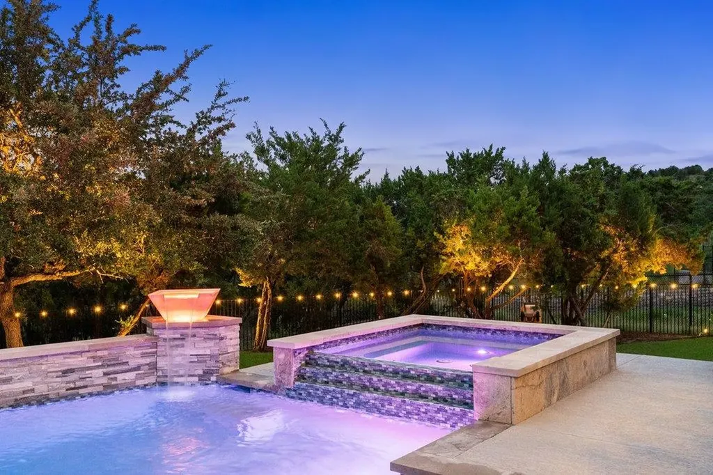 215 Lodestone Lane Austin TX 78738
