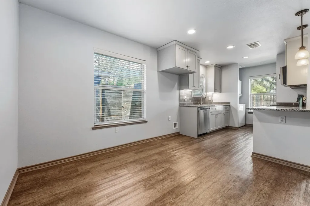 1812 Forestglade Drive Austin TX 78745
