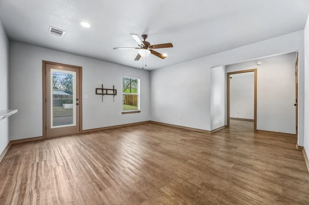 1812 Forestglade Drive Austin TX 78745