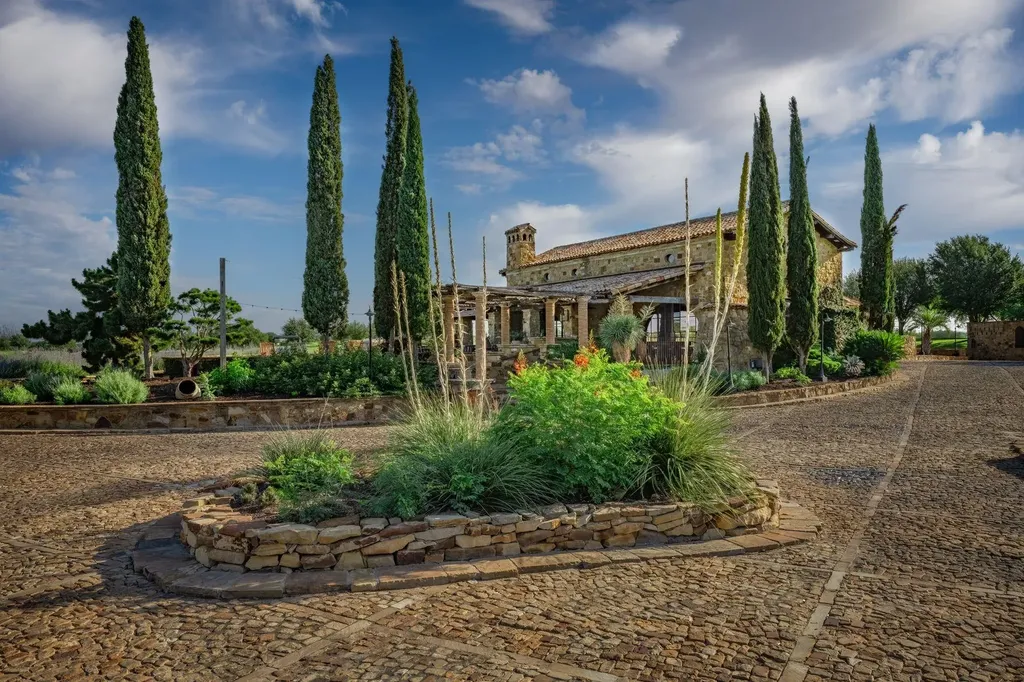 00 Mirador Horseshoe Bay TX 78657