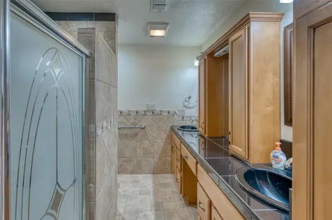 104 Bluebird Lane Highland Haven TX 78654