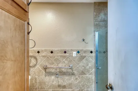 104 Bluebird Lane Highland Haven TX 78654