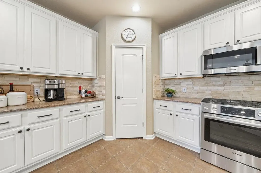 540 Manchester Lane Austin TX 78737
