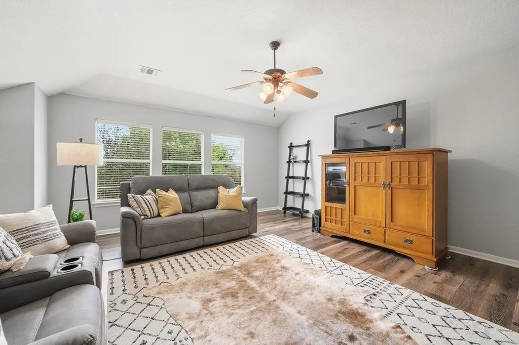 540 Manchester Lane Austin TX 78737