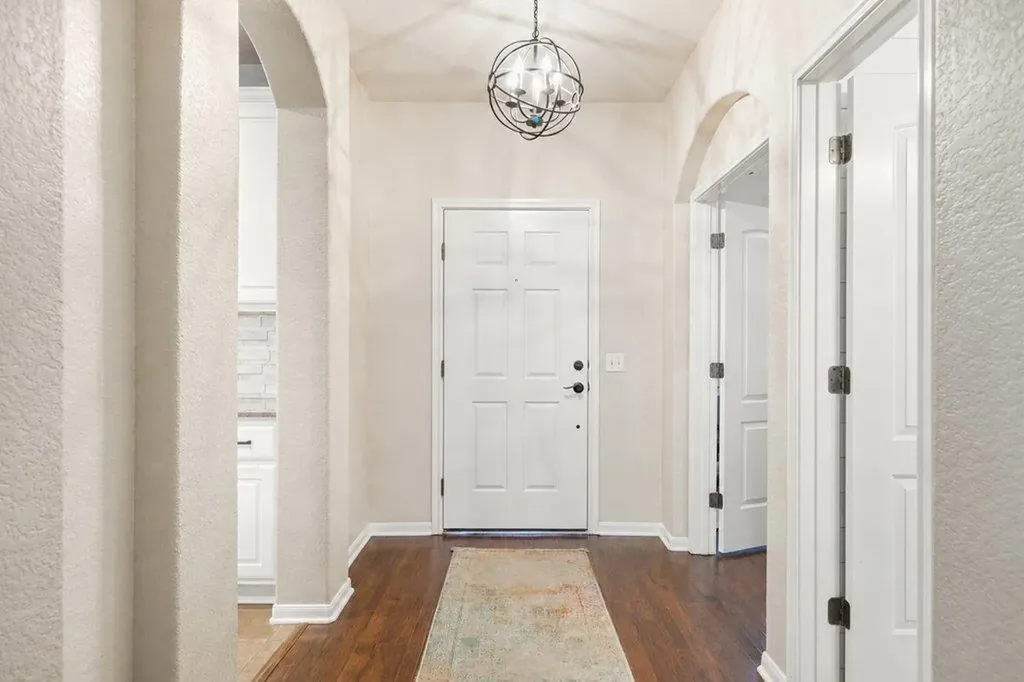 540 Manchester Lane Austin TX 78737