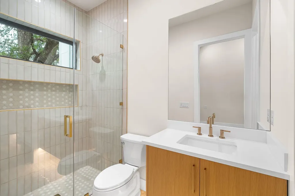 1910 Crooked Lane Austin TX 78741
