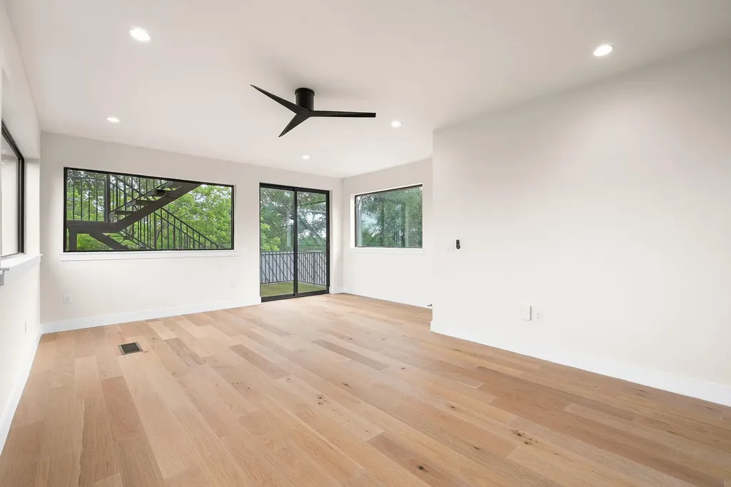 1910 Crooked Lane Austin TX 78741