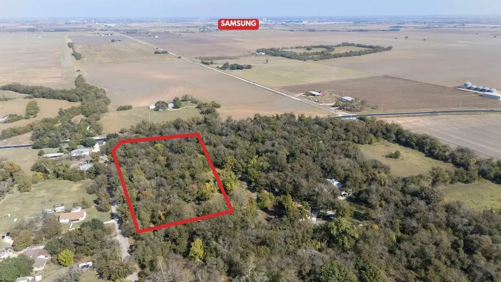 75 County Road 129 Taylor TX 76574