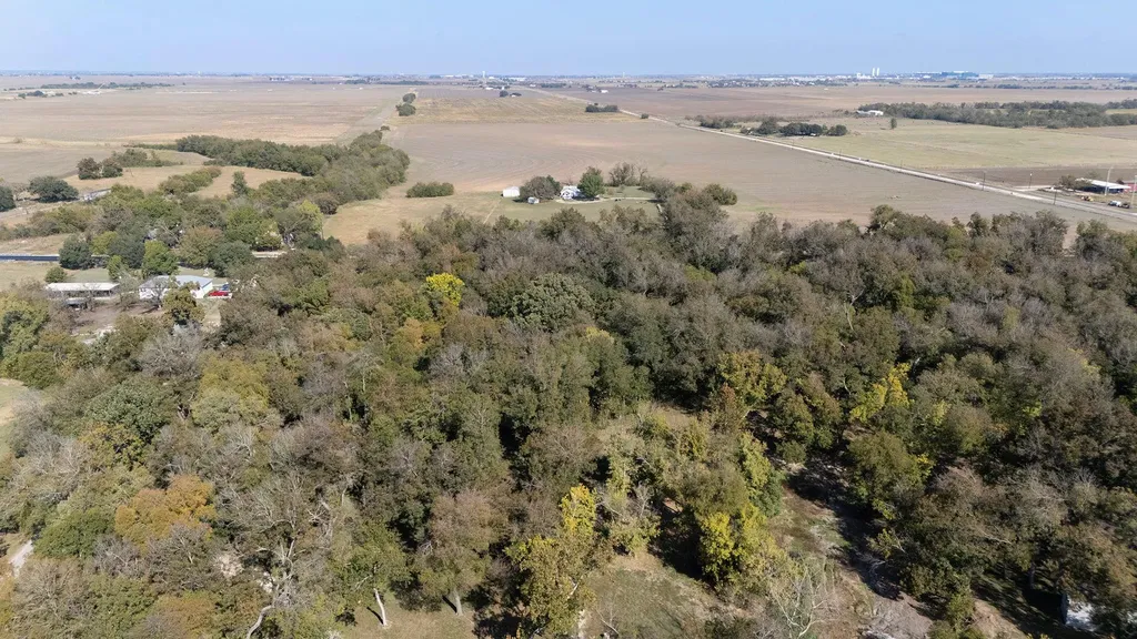 75 County Road 129 Taylor TX 76574