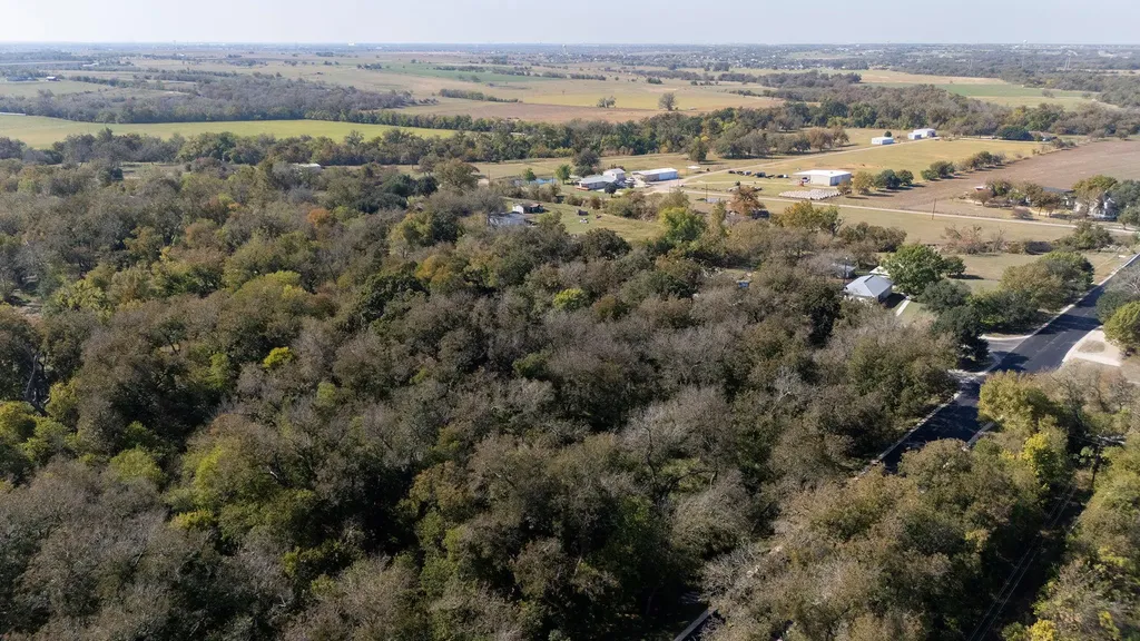 75 County Road 129 Taylor TX 76574