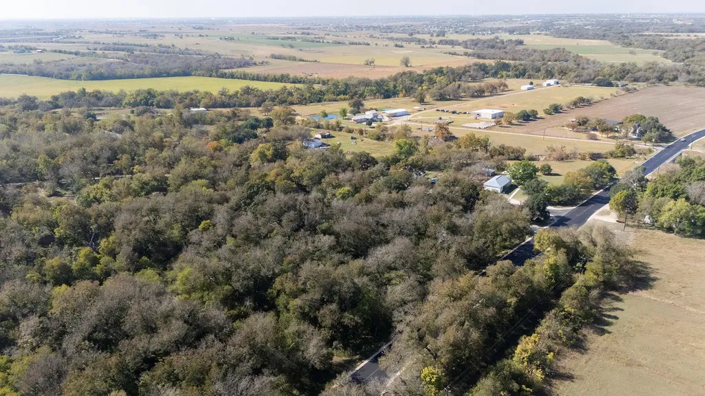 75 County Road 129 Taylor TX 76574