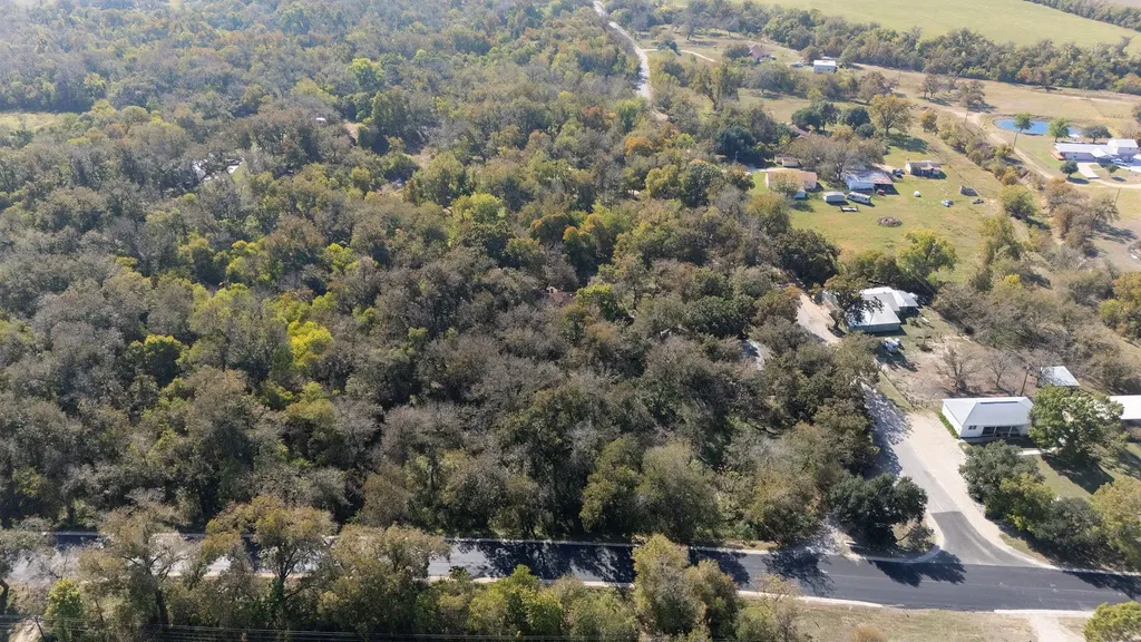 75 County Road 129 Taylor TX 76574
