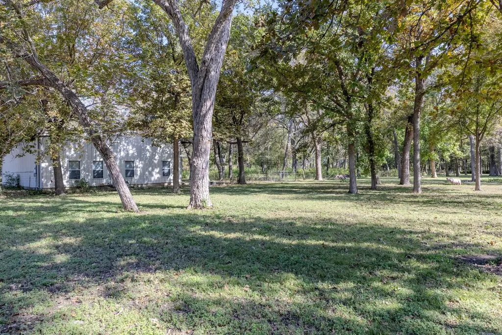 75 County Road 129 Taylor TX 76574