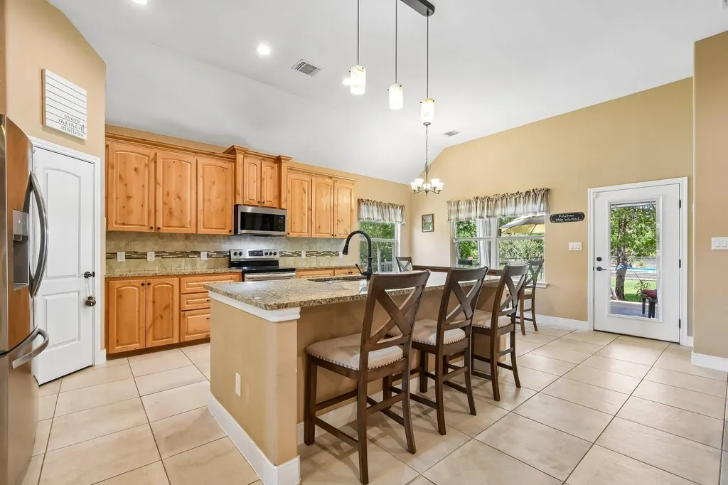 141 Upola Court Bastrop TX 78602