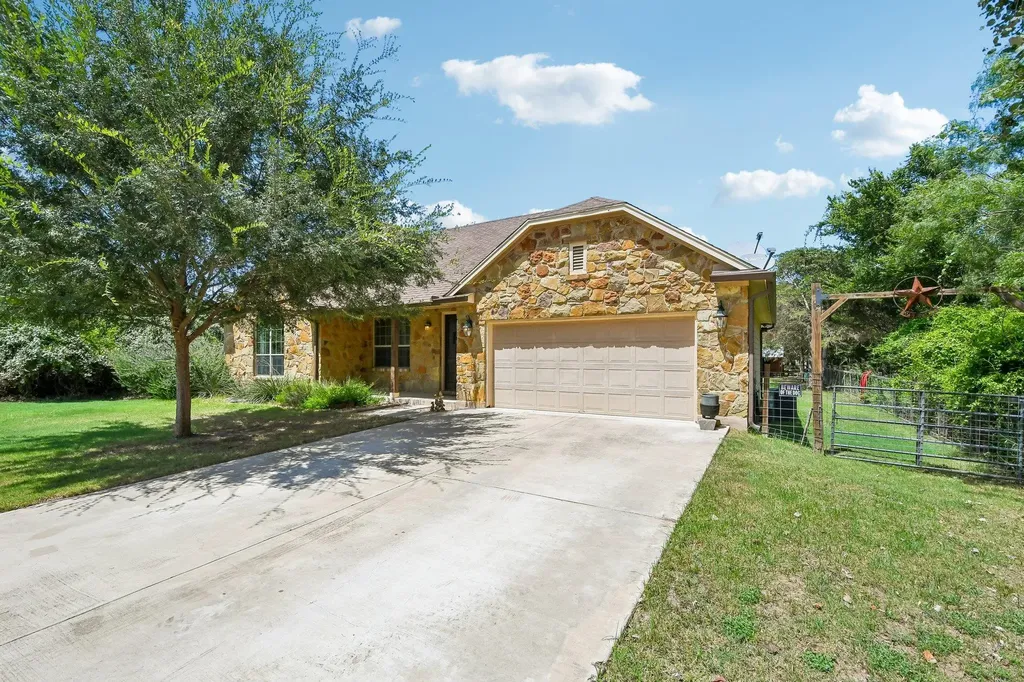 141 Upola Court Bastrop TX 78602