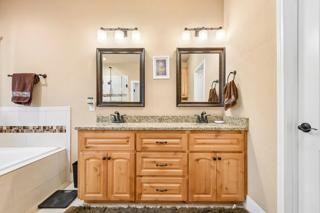 141 Upola Court Bastrop TX 78602
