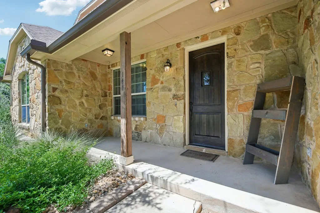 141 Upola Court Bastrop TX 78602